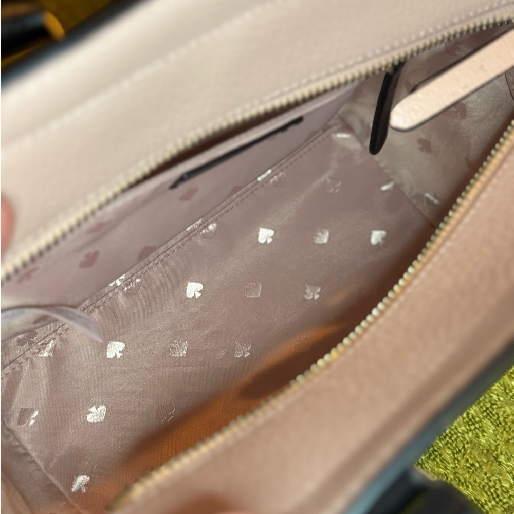 🔥 Fire Sale 🔥
Kate Spade Jeanne Medium Blush Pink/Black Satchel With Tag - Picture 9 of 11